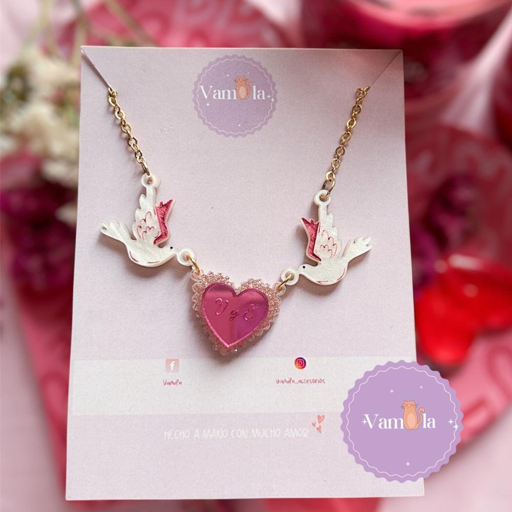 Collar palomas mensajeras, personalizable con inicial (es)